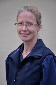 PRESENTATION AV VÅRA MEDARBETARE Denna vecka har vi äran att få träffa  veterinär Karin Anlén som många av er säkert redan känner till. Karin  träffar ni framför allt på jouren och på