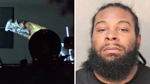 Efrain Quezada's Instagram, Twitter & Facebook