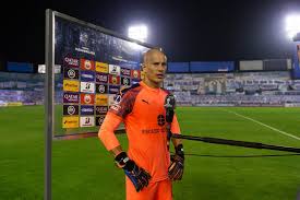 El arquero uruguayo deja al mazatlán fc y a la liga mx para ir a jugar a argentina con el independiente. Sebastian Sosa Y Un Arma Secreta Todas Las Noticias De Independiente Soy Del Rojo