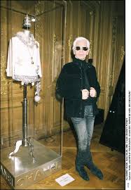 Karl lagerfeld nous a quitté laissant une vie emplie de créations, de rencontres, d'effervescence. Remembering Karl Lagerfeld Photos Karl Lagerfeld S Iconic Life In Photos