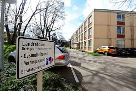 Das gesundheitsamt klärt auf, berät und kontrolliert. Warum Das Gesundheitsamt Quarantane Empfiehlt Und Nicht Anordnet Freiburg Badische Zeitung