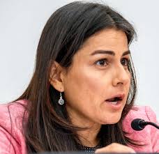 Basketball legend 'Bo' Ellis visits I.D.E.A.L. School