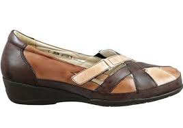 Quirkin Com Diabetic Shoes For Women 08 Cuteshoes Diabetic Shoes Low Heel Shoes Womens Sandals