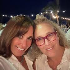 Ellen Gottlieb's Instagram, Twitter & Facebook