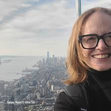 Hi does anyone know if you can buy benson and hedges super kings in New  York please