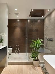 In braun ist auch viel billigware auf dem. Badezimmer Deko In Beige Weiss Und Braun Mit Einer Grunen Pflanze In 2020 Badezimmer Deko Bad Design Badezimmer