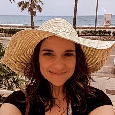 📖🌺 I don't know why flowers and books belong together, but they do. So  many writers have taken up gardening as a hobby that there has to be a  connection. #QOTD What