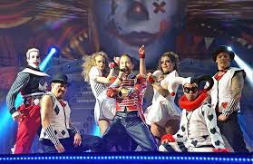 In den vielen jahrzehnten hat er ein ordentliches vermögen angehäuft und er verdient weiterhin gut. Dj Bobo Mit Circus Tour 2014 In Rostock Wmnde De