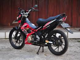 Bonsaibiker adalah blog otomotif yang memberikan informasi dan tips, modifikasi, harga, review kendaraan. Modifikasi Suzuki Satria F Jadi 2 Silinder Mesin 300 Cc Buat Harian Motorplus