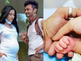 Beginning her career as a model, rao made her acting debut with ab ke baras (2002), which went unnoticed. Amrita Rao And Rj Anmol Share A Glimpse Of Their Newborn Son Name Him Veer