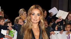 Louise redknapp admitted that she 'manipulated' her sizzling snaps during lockdown to look 'the best she can get them'. Louise Redknapp Pulls Out Of Musical After Fall Bbc News
