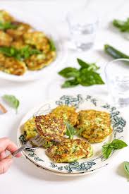Beignets De Courgettes A La Ricotta Recette Italienne Un Dejeuner De Soleil Recette En 2020 Recette Italienne Recette Italienne Facile Beignets De Courgettes