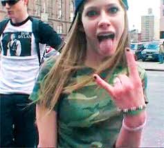 Click to listen to avril lavigne on spotify: Avril Lavigne 2002 Gifs Get The Best Gif On Gifer