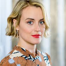 Taylor Schilling, ruoli che l'hanno resa famosa I Cosmopolitan