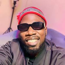 Random guy: “ur sister finee” My sister: “do he got money” Me: “she said  thank u”