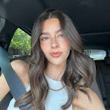 Consejos para depilar cejas perfectas con pinzas