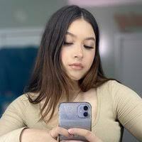 Daisy Angulo's Instagram, Twitter & Facebook