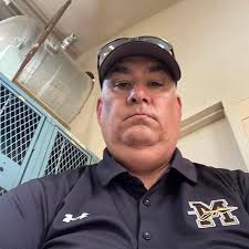 Please keep Lauren Alaina- her Aunt Kim and family in your prayers. Holly  passed away this morning. 😢😢