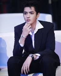 Sự nghiệp của ngô diệc phàm lao dốc không phanh những ngày qua, khi hàng loạt nhãn hàng và đài truyền hình cộng tác với anh đã tuyên bố chấm dứt hợp đồng. Cáº£nh Sat Tuyen Bá»' Báº¥t Ngá» Vá» Vá»¥ Ngo Diá»‡c Pham CÆ°á»¡ng Bá»©c Tráº» Vá»‹ Thanh Nien Baogiaothong Vn