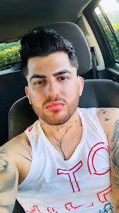 Robert González (@robertgonzalez.27) • Instagram photos and videos