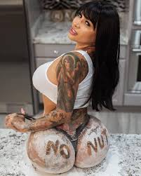 View 67 nsfw pictures and enjoy brittanyarazavi with the endless random gallery on scrolller.com. Brittanya Razavi S Husband And Children Supported Her Through Ups And Downs Hollywood Zam
