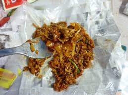 Kalau makan di kedai, seafood nya sedikit saja. Melawis Char Kuey Teow Klang Messy Witchen