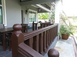 Bagi anda yang membangun pagar dengan tujuan melindungi area private di rumah, ketinggian ideal pagar adalah. Kayuma Industry Ca0128831 V Pagar Beranda Reeling Tangan