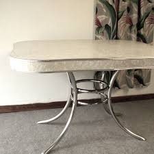 Vintage 1950 S Formica And Chrome Kitchen Table 135 00 Via Etsy Chrome Kitchen Table Chrome Kitchen Kitchen Table