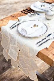 26 Ridiculously Pretty Seriously Creative Wedding Table Runners Ideas You Re So Gonna Want Diy Table Runner Wedding Diy Wedding Table Table Runners Wedding