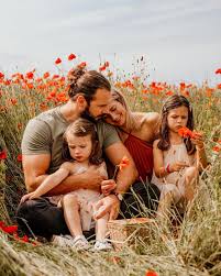 Over de liefde, de lichtpuntjes en de levenslust van een mama die lijdt aan kanker. Lara 34 Is Mama Van Twee Zwanger En Ongeneeslijk Ziek Elke Dag Wil Ik Plukken Ik Heb Geen Keuze Het Is Dit Of Niets Binnenland Hln Be