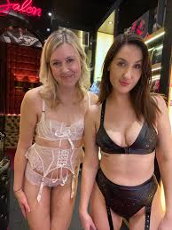 TW Pornstars - Elizabeth 😇. Twitter. Missing my friend @lolablakespam 🥰.  2:07 PM - 9 Apr 2023