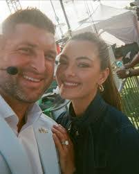 Tegan Rowe's Instagram, Twitter & Facebook