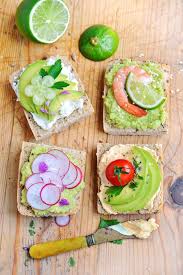Assortiment De Toasts A L Avocat Recette Toast Avocat Recettes Gastronomiques Avocat Farci