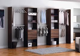Idée de dressing pour la table de toilette. Idee Rangement Penderie Venus Et Judes