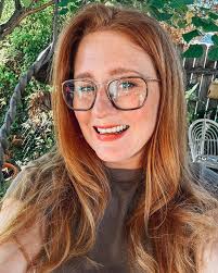 Randi Hanks's Instagram, Twitter & Facebook