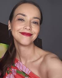 Debora Gomez's Instagram, Twitter & Facebook