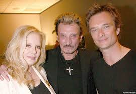Très jeune, il se passionne pour la musique et en particulier la batterie, puis suivent le piano et la guitare. 900 Idees De David Hallyday En 2021 David Hallyday David Johnny Hallyday