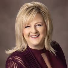 Karen Zink's Instagram, Twitter & Facebook