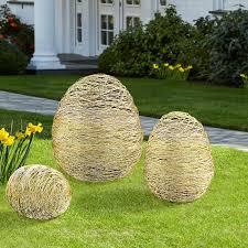 Osterschmuck Fernab Von Jedem Kitsch Osterdeko Garten Osterdeko Draussen Ostern Garten
