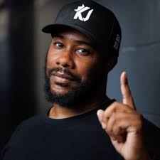 Manomarty (@Manomarty)