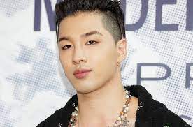 Taeyang abandonó la idea de rapear para centrarse en el canto como vocalista principal del grupo. Taeyang Alchetron The Free Social Encyclopedia