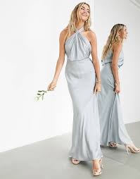 Midi floreali, vestiti da cerimonia e lunghi in pizzo di prima qualità e una selezione di vestiti di gala, che trasmettono vibrazioni da red carpet. Pagina 2 Vestiti Cerimonia Vestiti Cerimonia Lunghi Corti Asos