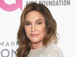 Caitlyn Jenner Marah dengan Lelucon Komedian yang Transfobia