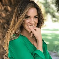 Brazilian model nayara vit, 33, died in santiago, chile, after falling from the 12th floor of a residential building in an upscale area of the city. Muere La Modelo Nayara Vit Tras Caer Desde Un Piso 12
