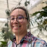 300+ "Modell" profiles