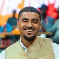 200+ perfiles de «Ed Barros»