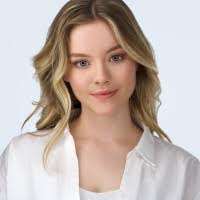 Julie Robillard's Instagram, Twitter & Facebook