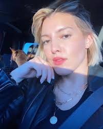 Feeling golden 🤍💫✨