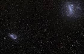 Una galaxia espiral barrada es aquella con una banda central de estrellas brillantes que abarca de un. Galaxia Espiral Barrada Caracteristicas