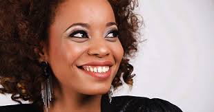 Yola semedo é uma cantora, compositora, produtora e arranjadora vocal angolana nascida em 8 de maio de 1978, na província de benguela município de lobito mas foi criada a projecção até ais finais de 1989 em meados de 1990. Baixar Yola Semedo 2020